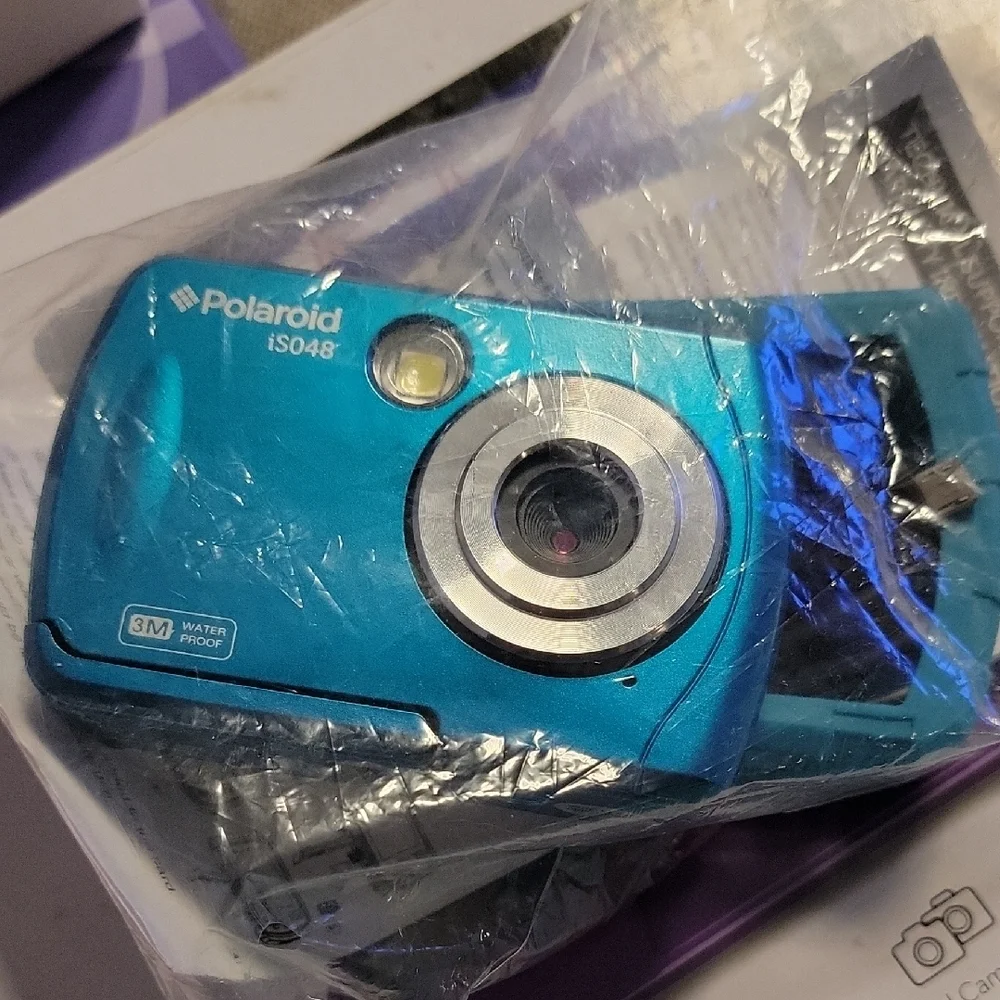 Polaroid iS048 Blue Digital Point-and-Shoot Camera with Blue Silicone Case